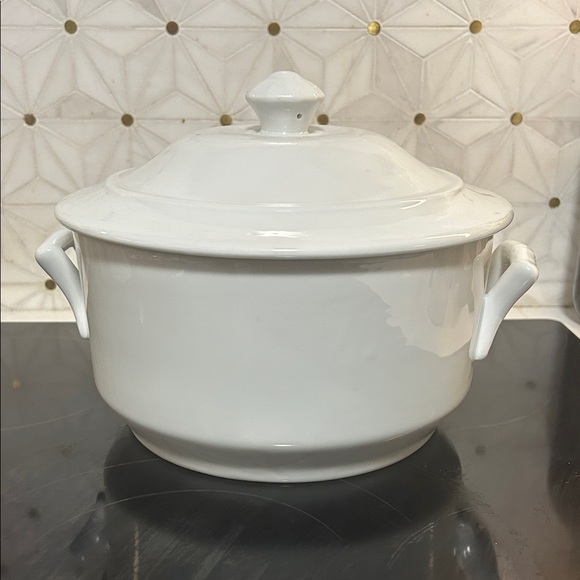 Apilco France Classic Whiteware porcelain lidded casserole dish. - Picture 1 of 17